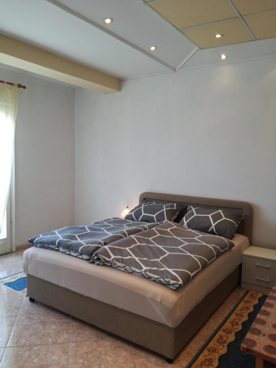 Prenociste Orhideja Hotel Odzak ภายนอก รูปภาพ